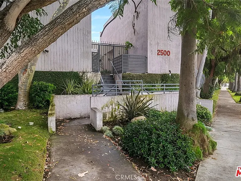 2500 Abbot Kinney Blvd #3 — Photo 9