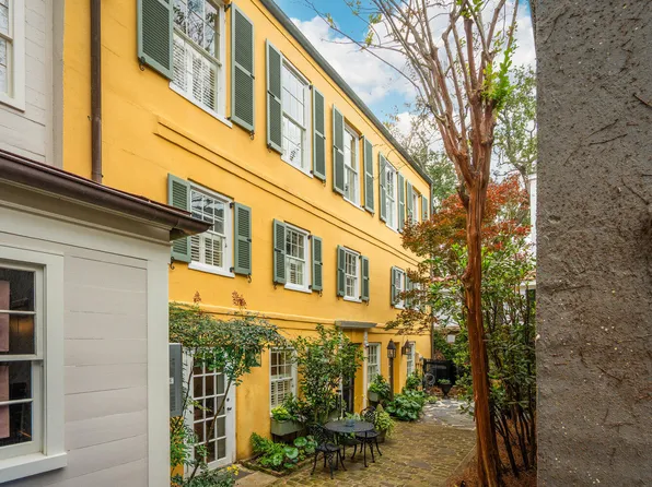 61 1/2 Tradd St, Charleston, SC 29401