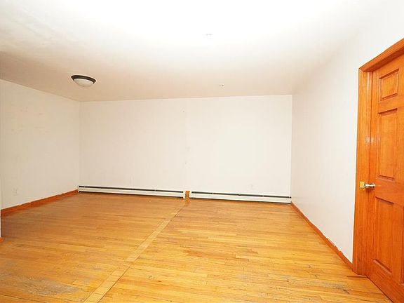 3rd image of 8838 Bay 16th St