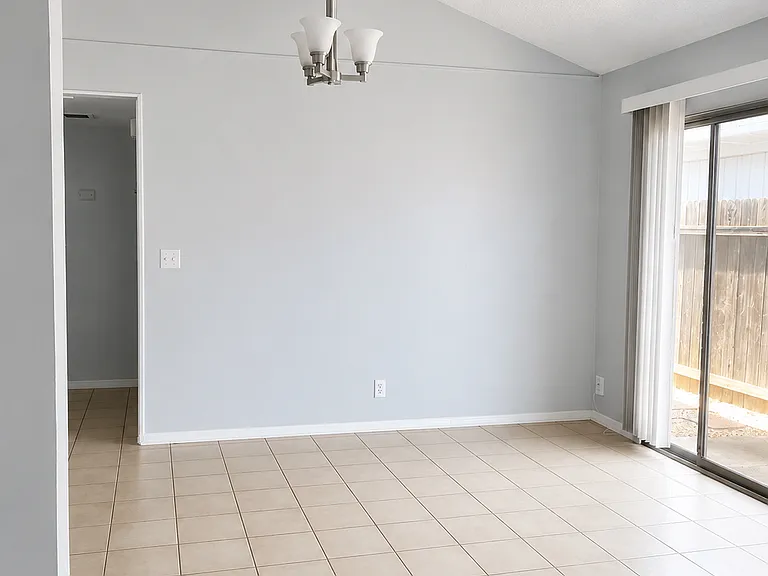 5855 Spring Glen Dr — Photo 2