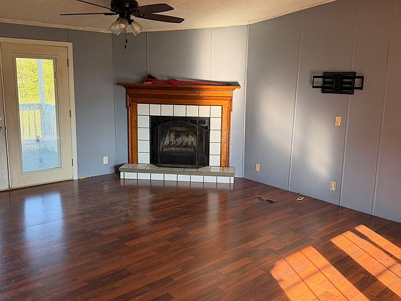 5th image of 385 Dean Rd