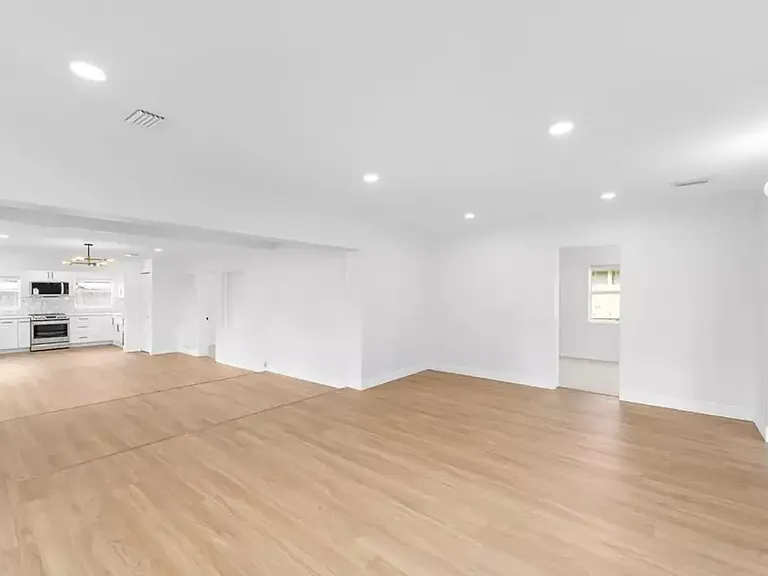 2015 Poe St — Photo 3