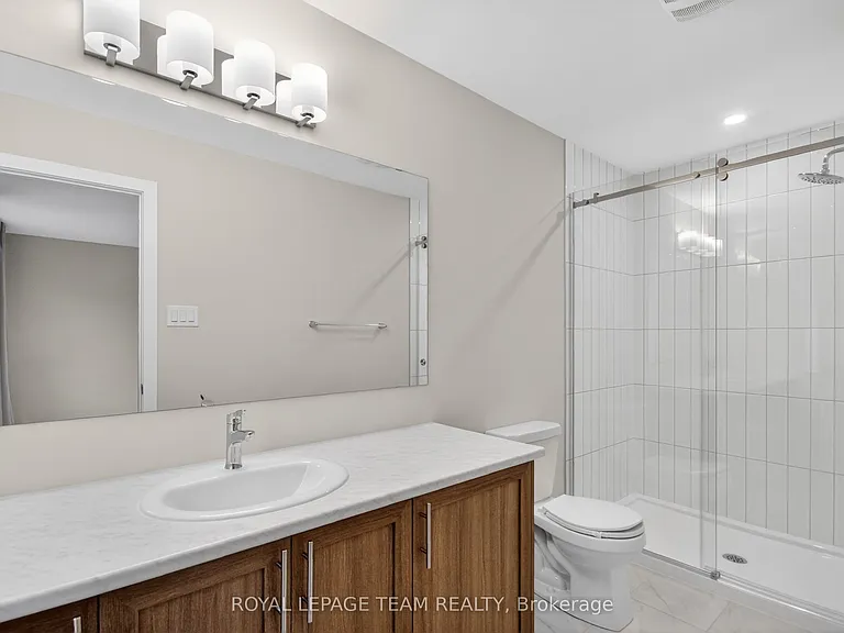 297 Les Emmerson Dr — Photo 26