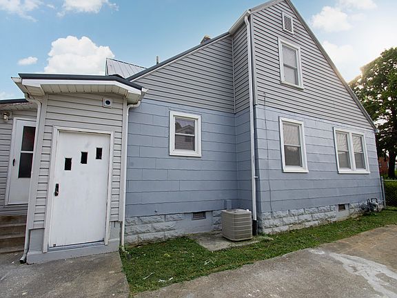 3rd image of 3722 Speedway Cir