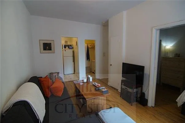 Rented by City Stop Realty | media 3