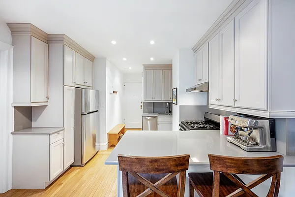 Rented by Sotheby's International Realty | media 16