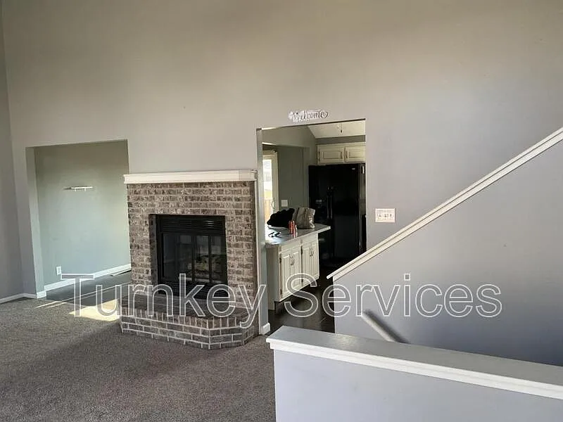 3 bed, 3.0 bath, 1546 sqft, $2,150 — Photo 2