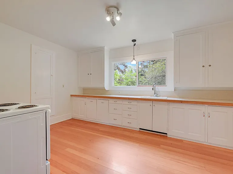 1608 Walnut St — Photo 23