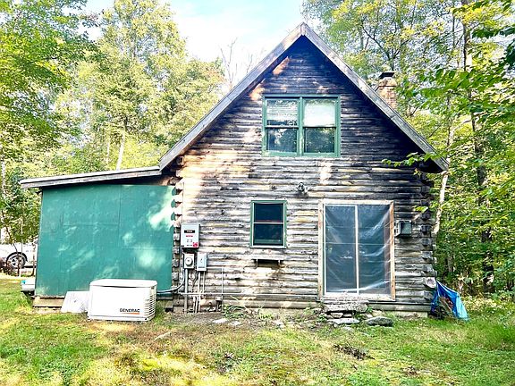 2nd image of 296 Yew St
