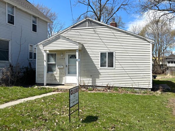 1329 Roosevelt Ave