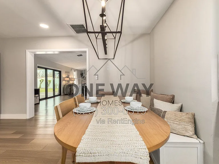 107 S Catalina St — Photo 16