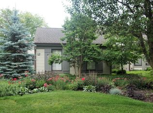 92 Warrington Dr, Lake Bluff, IL