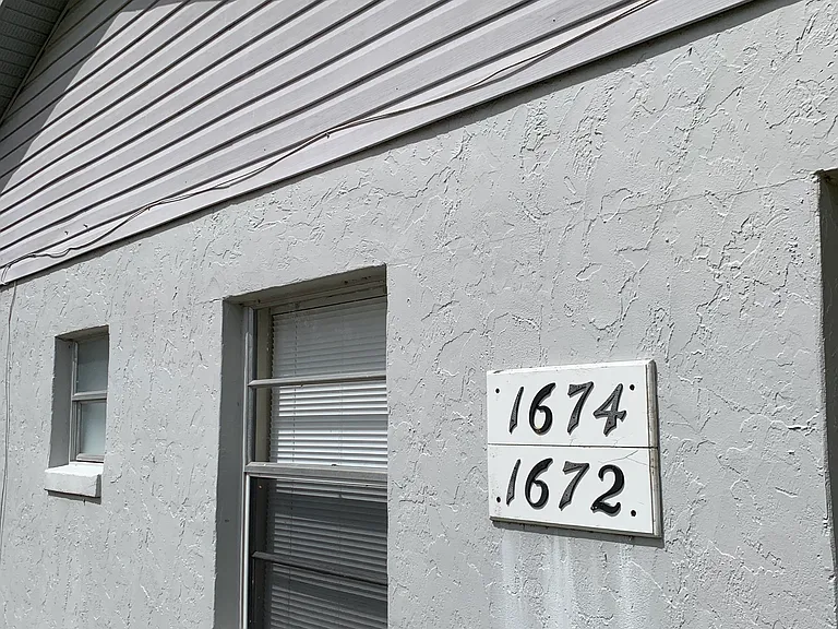 1674 NE Floridian Cir #B — Photo 3