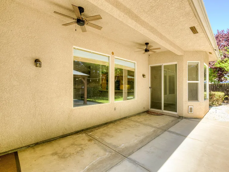 2418 Warner Ave — Photo 22