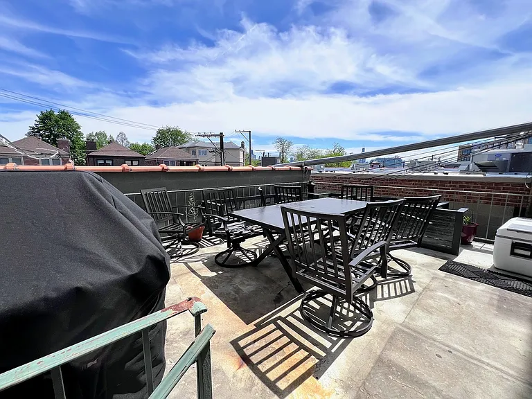 2129 N Southport Ave #2R — Photo 9