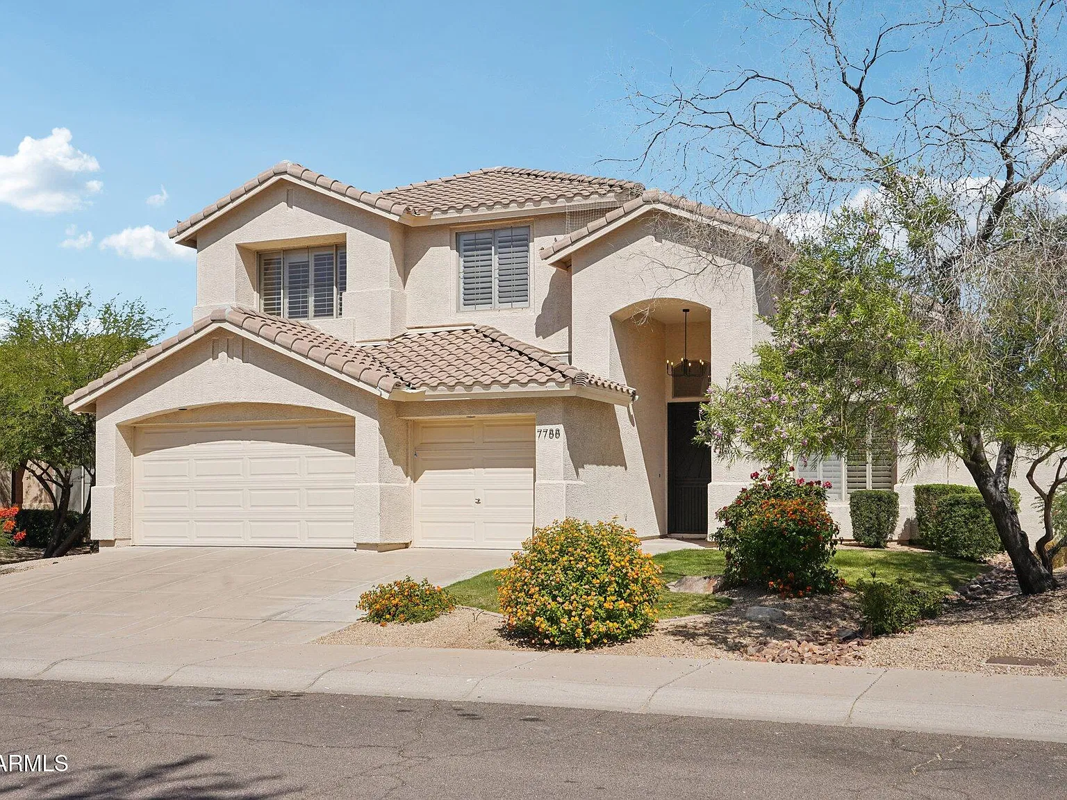 4 bed, 2.5 bath, 2441 sqft, $6,000 — Photo 3