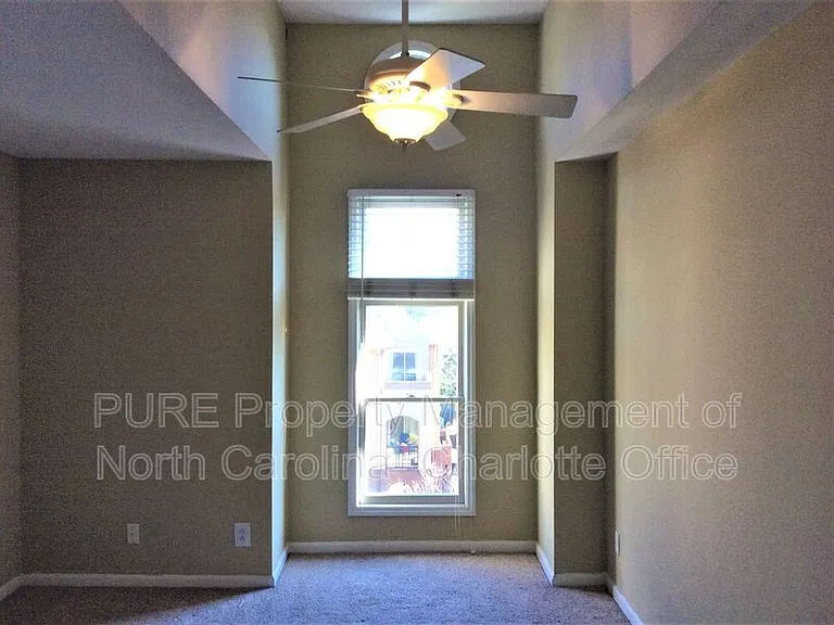 1109 E Morehead St #21 — Photo 17