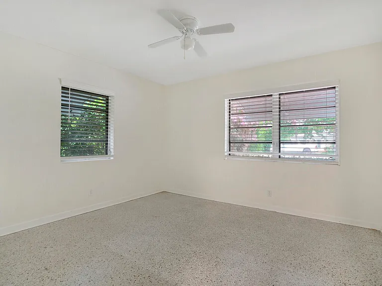 3410 Poinsettia Ave — Photo 12