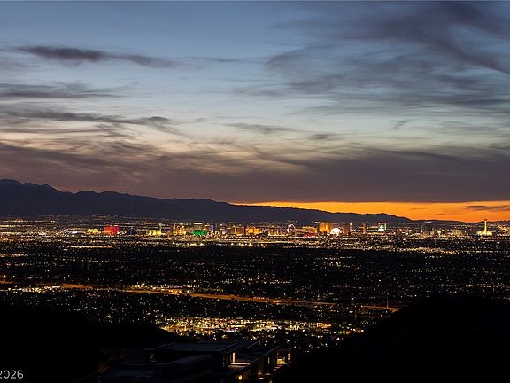 5th image of 487 Rock Peak Dr