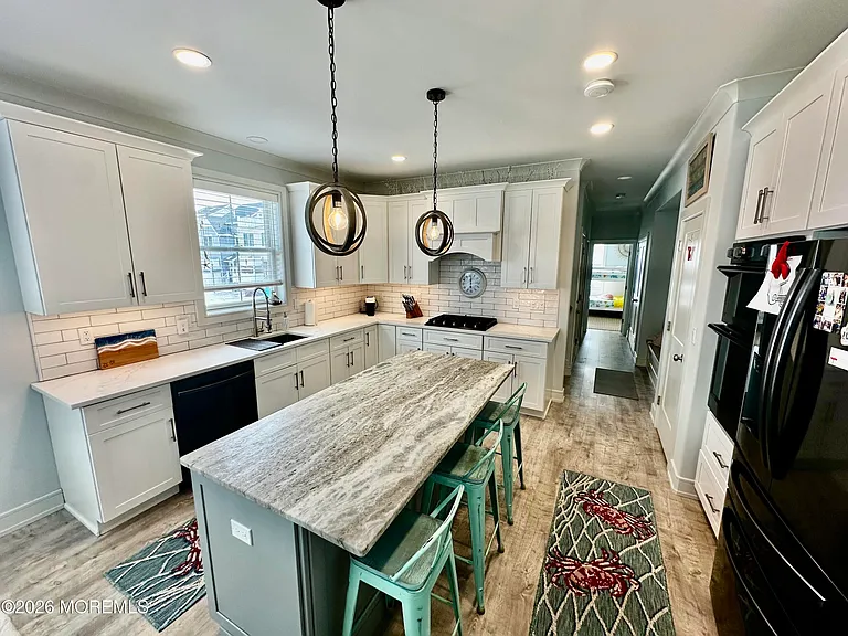 235 Sherman Ave — Photo 23