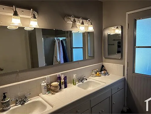 4894 N Gearhart Ave — Photo 11