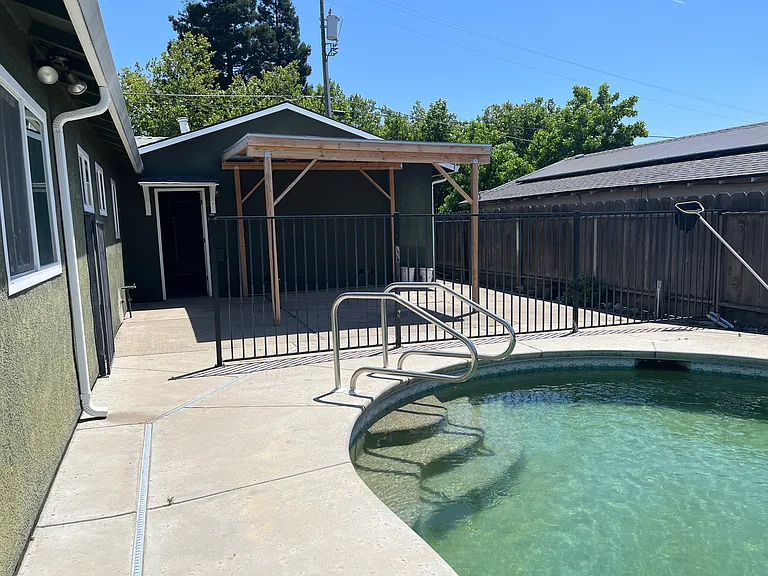 452 Valley View Dr — Photo 11