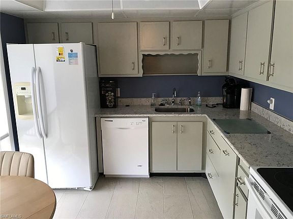 4th image of 100 Glades Blvd #2