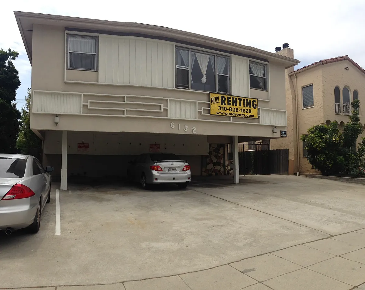 Building Photo - a6132