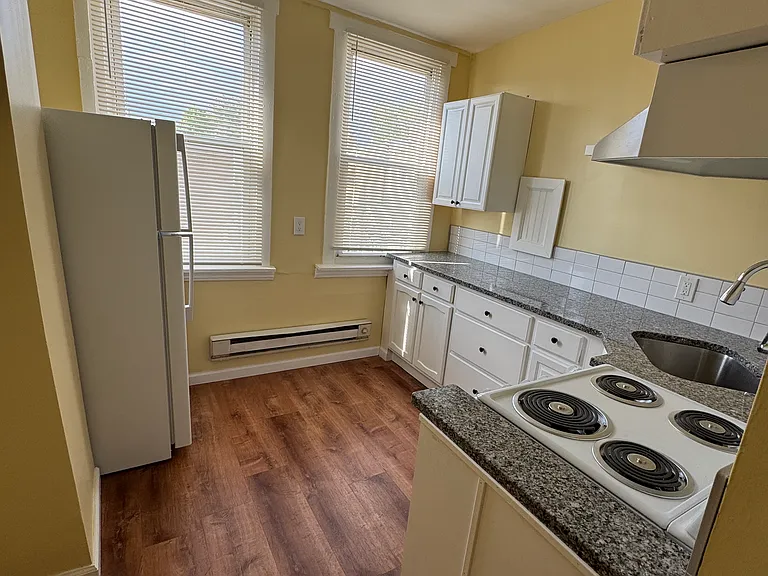 3626 Richmond St #2 — Photo 2