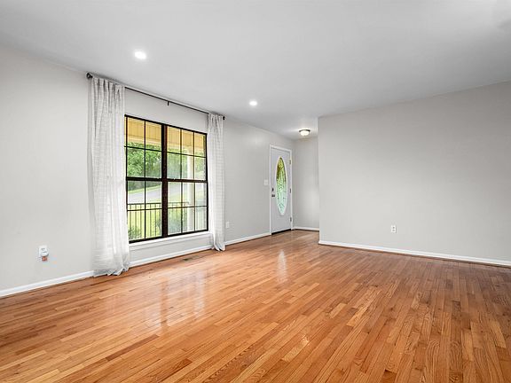 5th image of 6149 Valley Station Dr