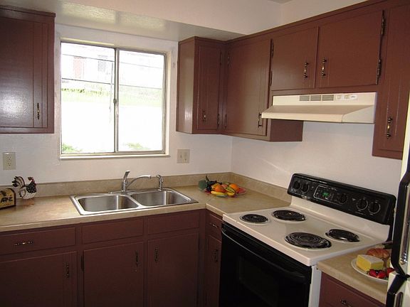 Spacious Kitchen - all appliances included!