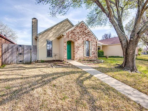 2nd image of 256 Teakwood Ln