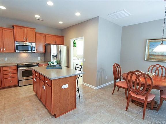 2nd image of 3006 Voyageurs Way