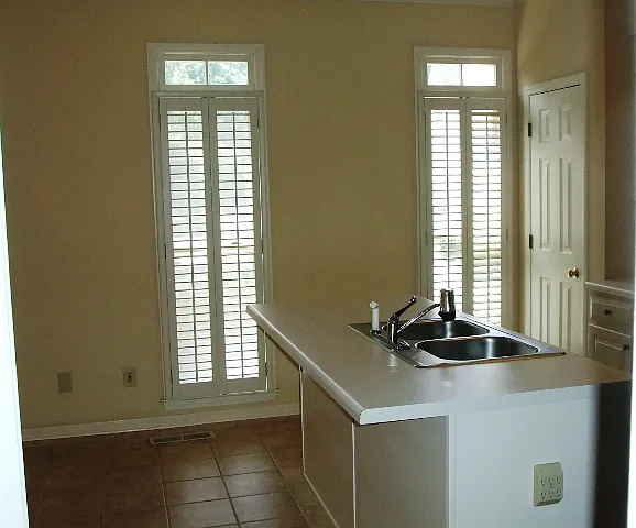 2562 Oakwood Trce SE — Photo 5