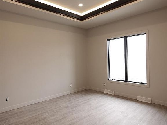 4th image of 381 Ridge View Drive #4