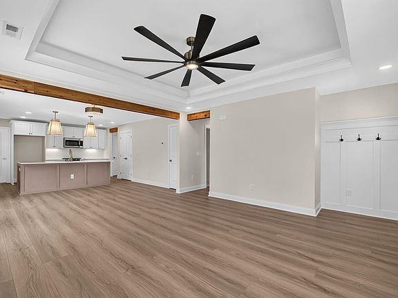 3rd image of 175 Tracy Ln