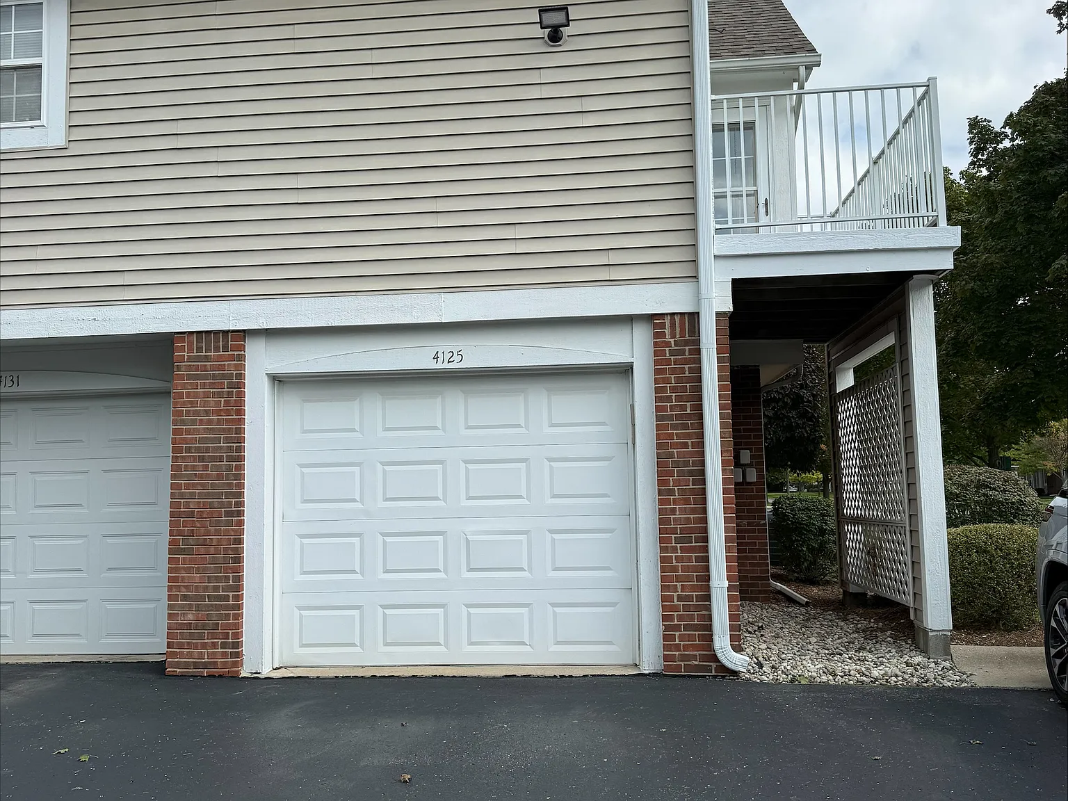 2 bed, 1020 sqft, $1,700 — Photo 3
