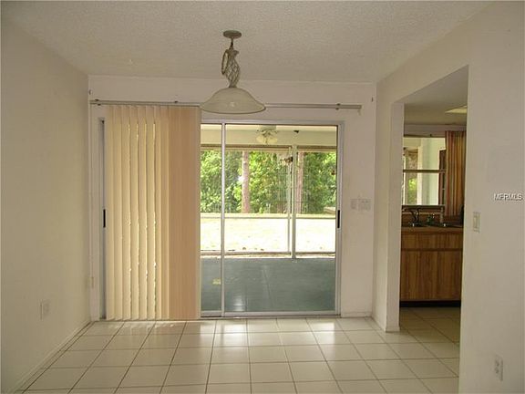 4th image of 2259 Lakeshore Cir