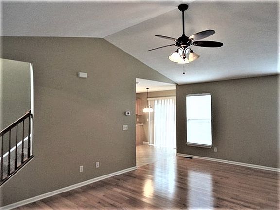 4th image of 120 Bannock Dr