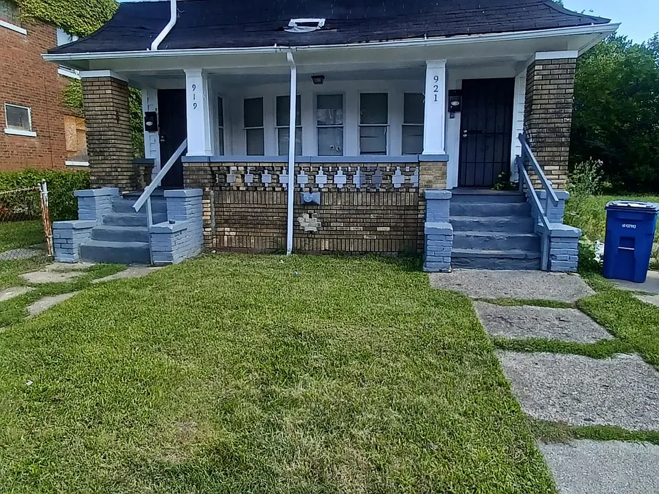 921 Eddy Rd