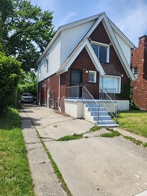 5601 Buckingham Ave