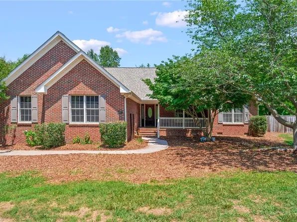 6417 Cape Wedgewood Cir, Browns Summit, NC 27214