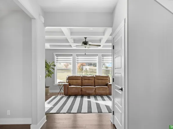 3969 George B Lake Pkwy, Elkhorn, NE 68022
