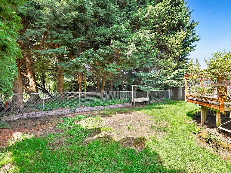2535 Jones Ave NE — Photo 42