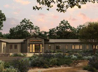 966 Shippee Ln, Ojai, CA 93023