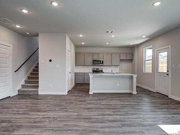 5th image of 14510 Emerio Drive