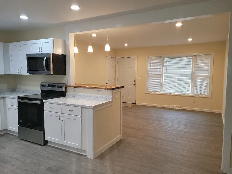8723 Farmwood Ct — Photo 2