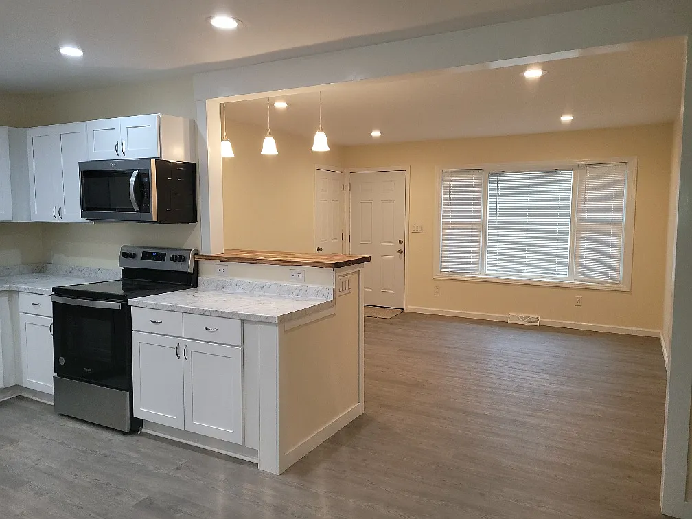 Building Photo - 8723 Farmwood Ct