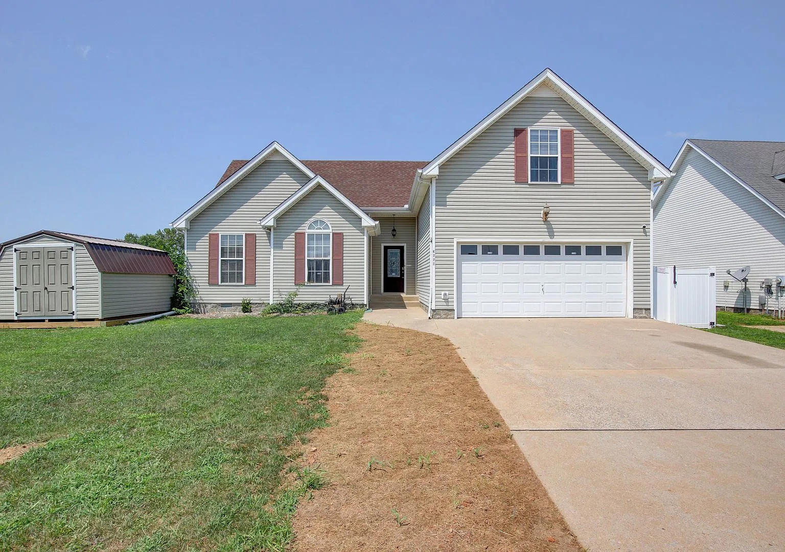 Beautiful 3 bedroom with bonus room in Arbour Greene South — Photo 1