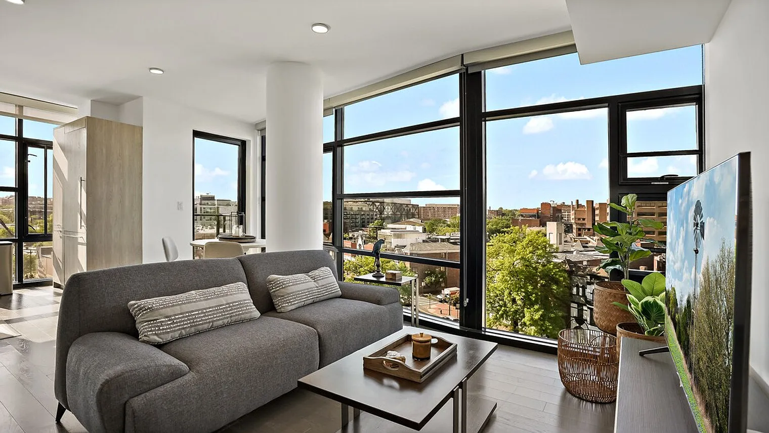 2 bed, 2.0 bath, $5,163 — Photo 1